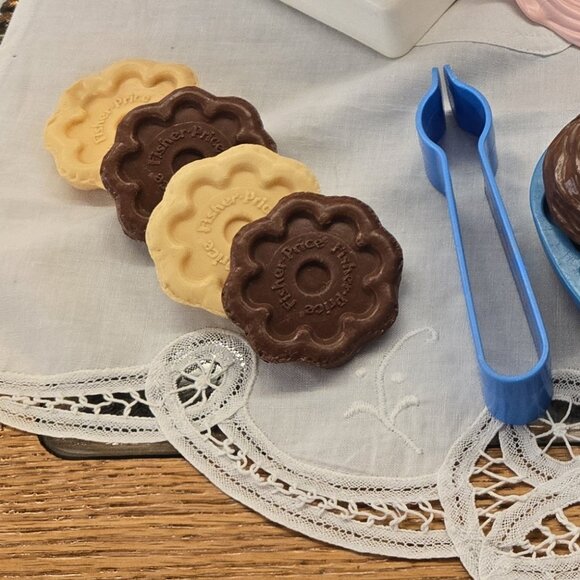 SOLD MORE Collectible Vintage 1987 Fisher Price Collectible Baking Cooking SetS - Picture 7 of 7